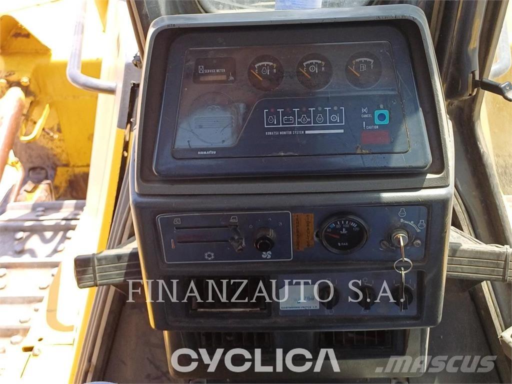 Komatsu D155 Telaketjupuskutraktorit
