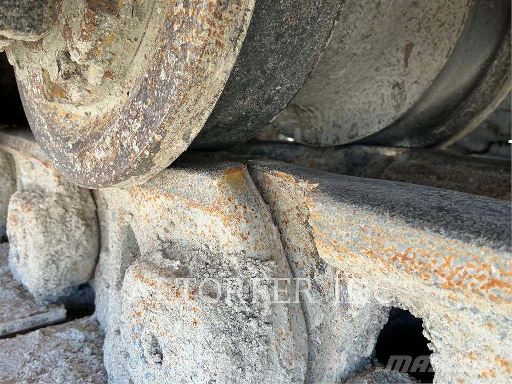 Komatsu D155AX-8 Telaketjupuskutraktorit