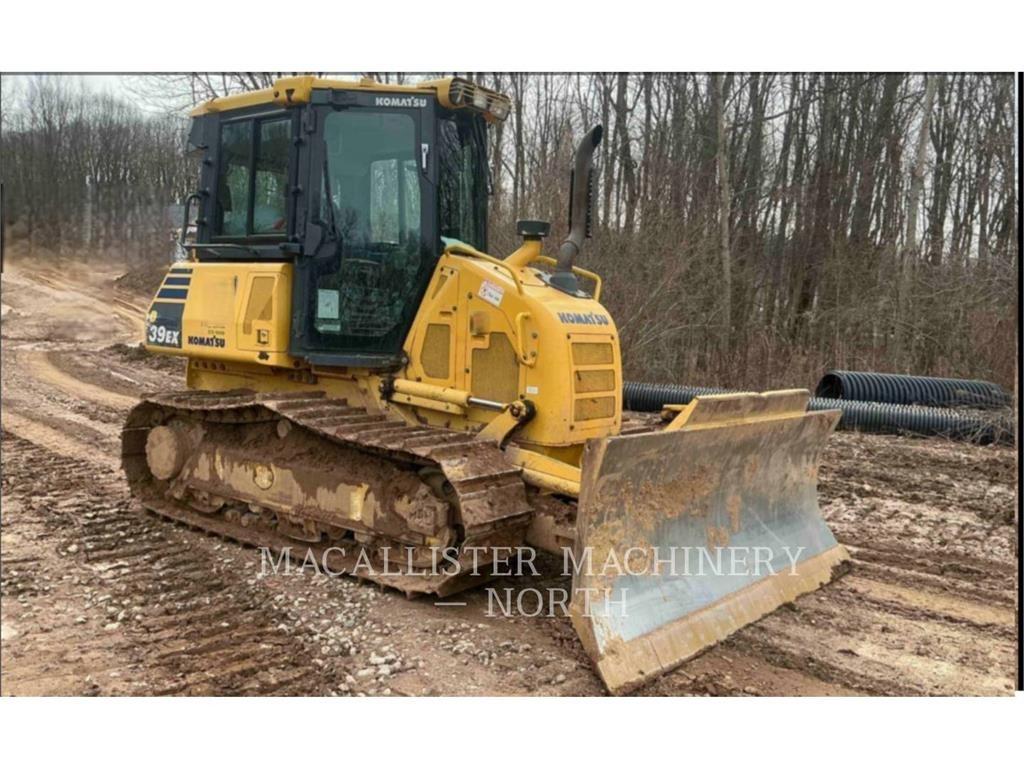 Komatsu D39EX-24 Telaketjupuskutraktorit