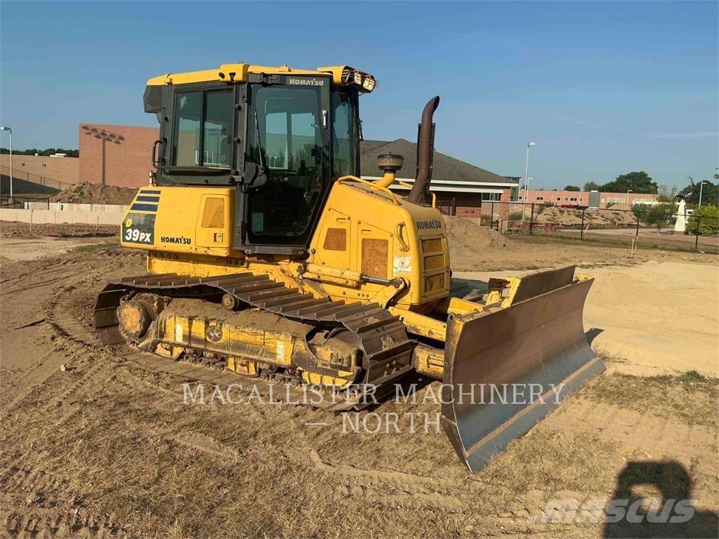 Komatsu D39PX-23 Telaketjupuskutraktorit