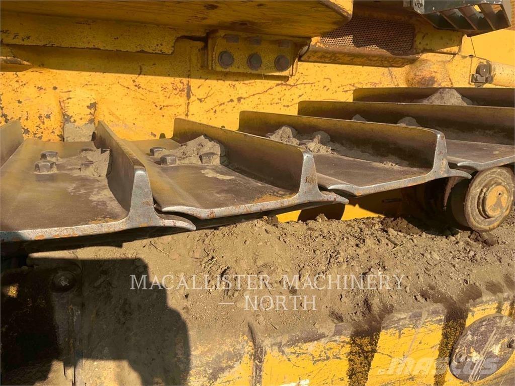 Komatsu D39PX-23 Telaketjupuskutraktorit