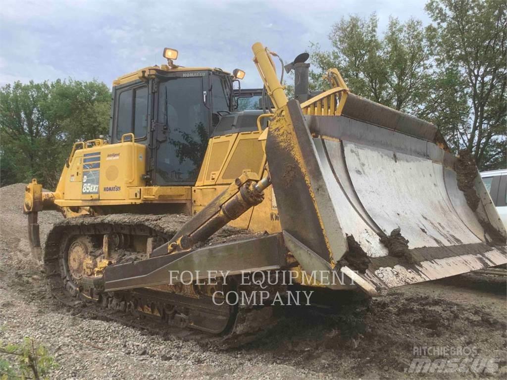Komatsu D85EXI Telaketjupuskutraktorit