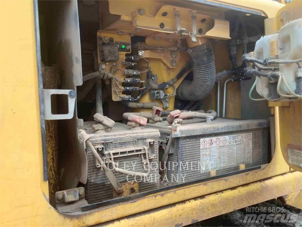 Komatsu D85EXI Telaketjupuskutraktorit