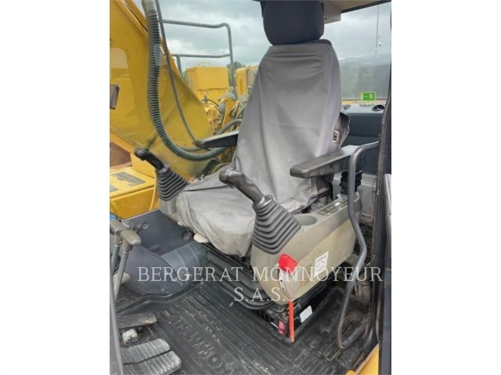 Komatsu HB215 Telakaivukoneet