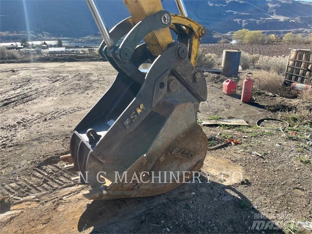 Komatsu PC138USLC Telakaivukoneet