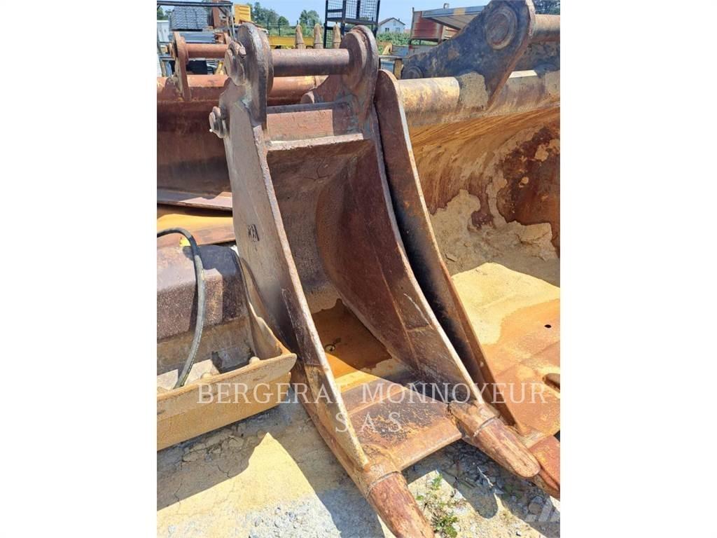 Komatsu PC210LC Telakaivukoneet