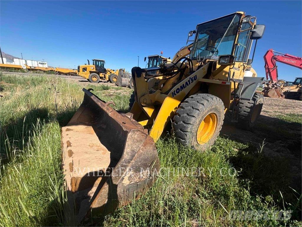 Komatsu WA250-5L Pyöräkuormaajat
