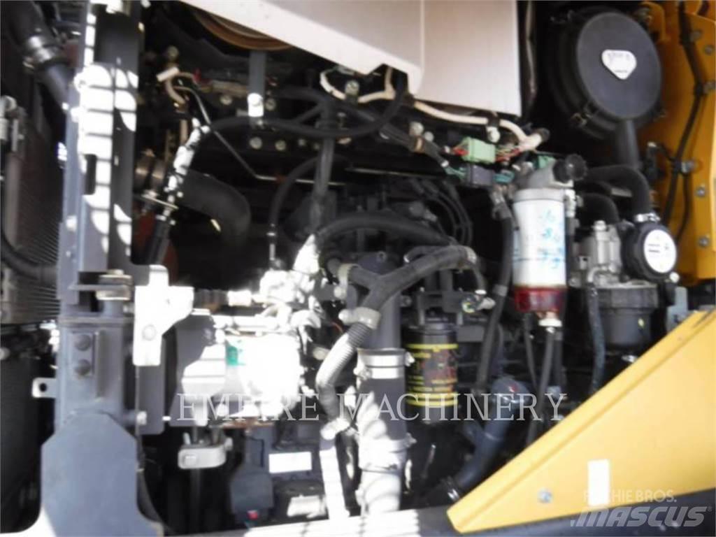 Komatsu WA270-8 Pyöräkuormaajat