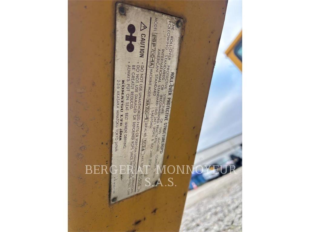 Komatsu WA700 Pyöräkuormaajat