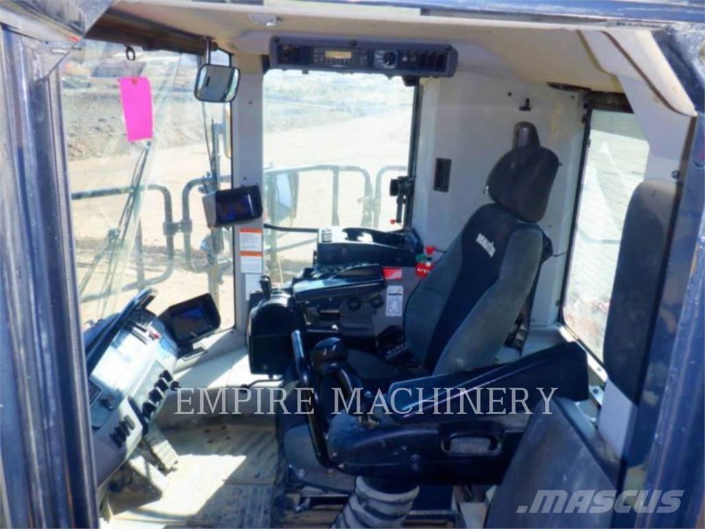Komatsu WA900-8 Pyöräkuormaajat