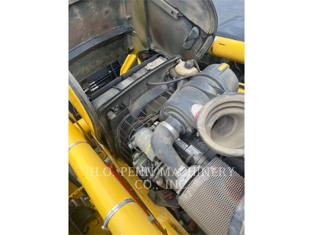 Komatsu WB150 Kaivurikuormaajat
