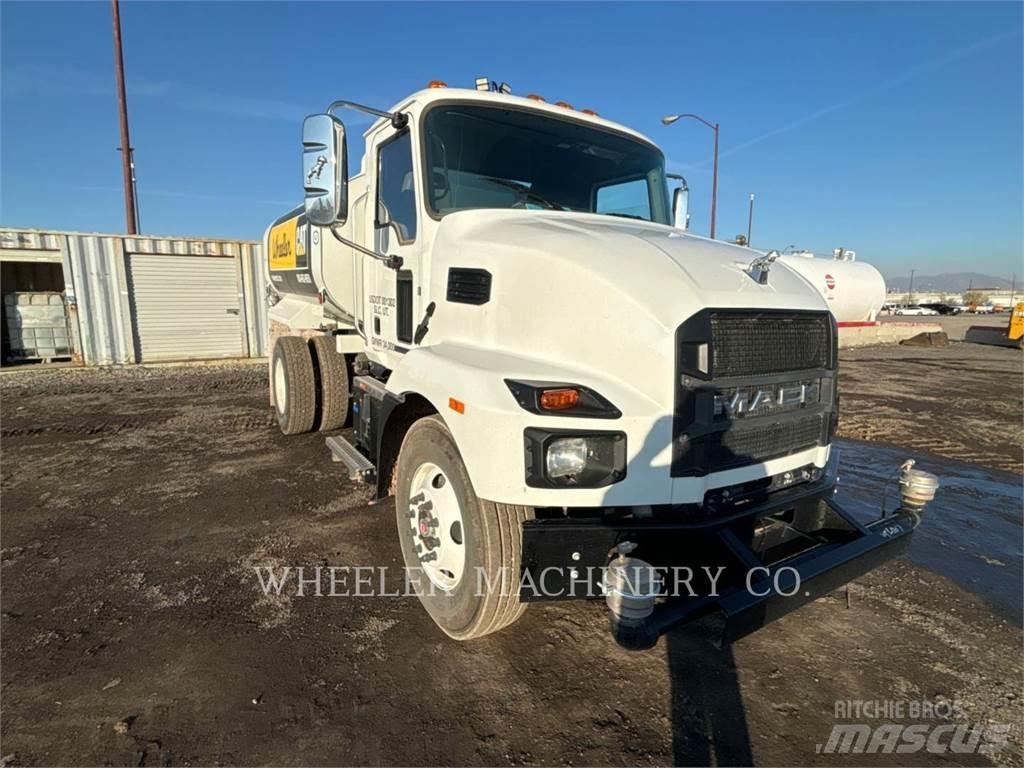 Mack WT2000 A Säiliöautot