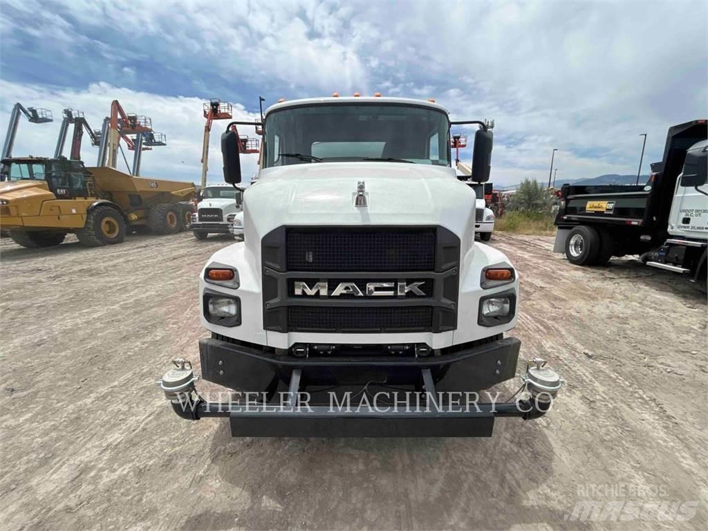 Mack WT2000 A Säiliöautot