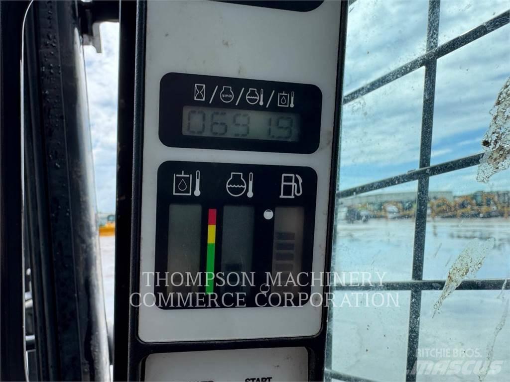 New Holland C237 Telakuormaajat