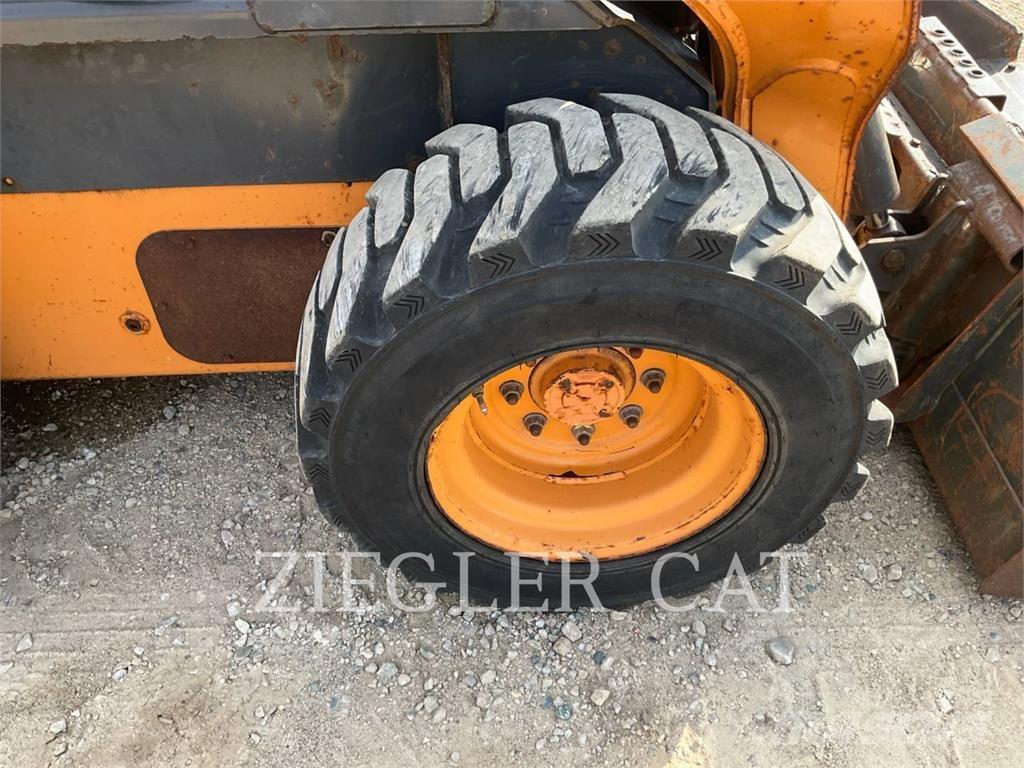 New Holland SV250 Liukuohjatut kuormaajat