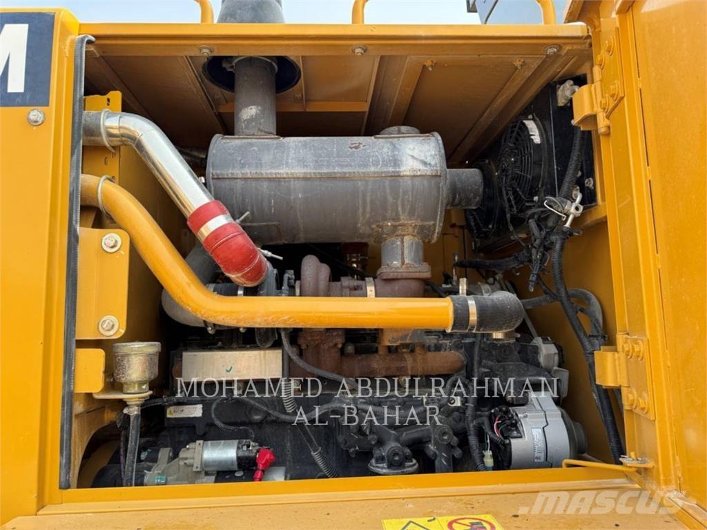 SEM MACHINERY SEM921 Tiehöylät