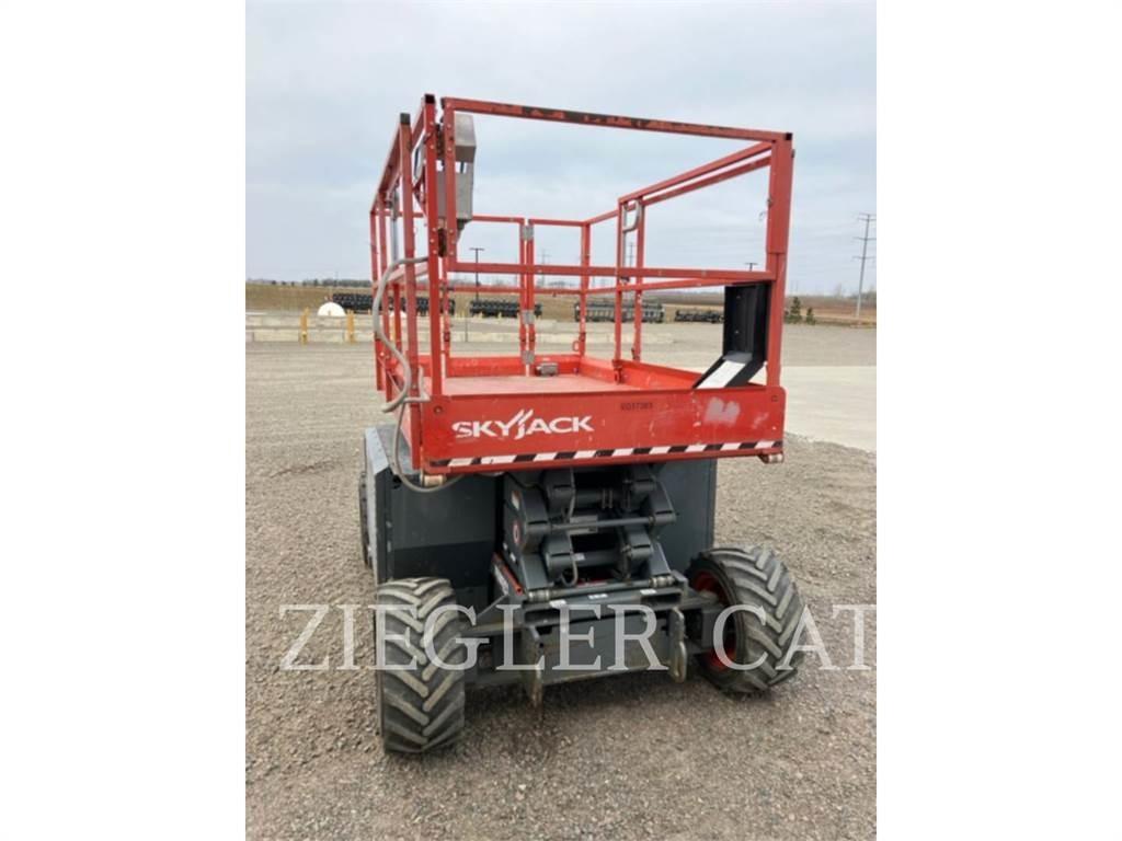 Skyjack SJ6826RT Saksilavat