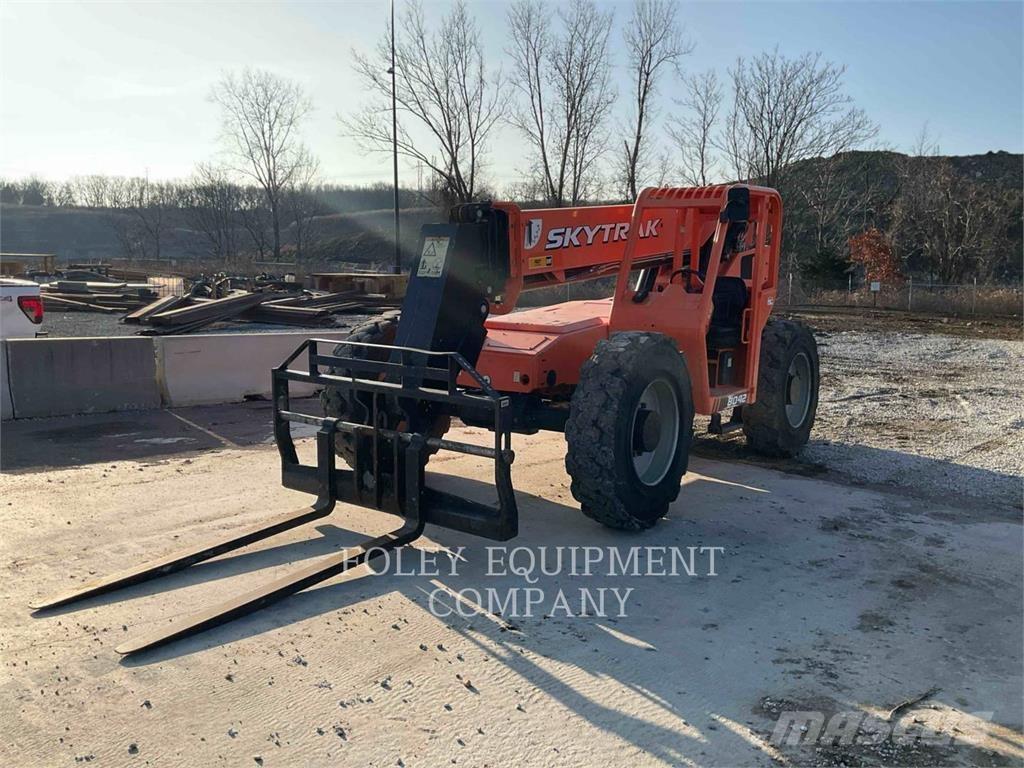 SkyTrak 8042 Kurottajat