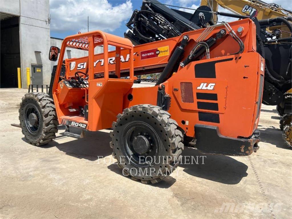 SkyTrak 8042O Kurottajat