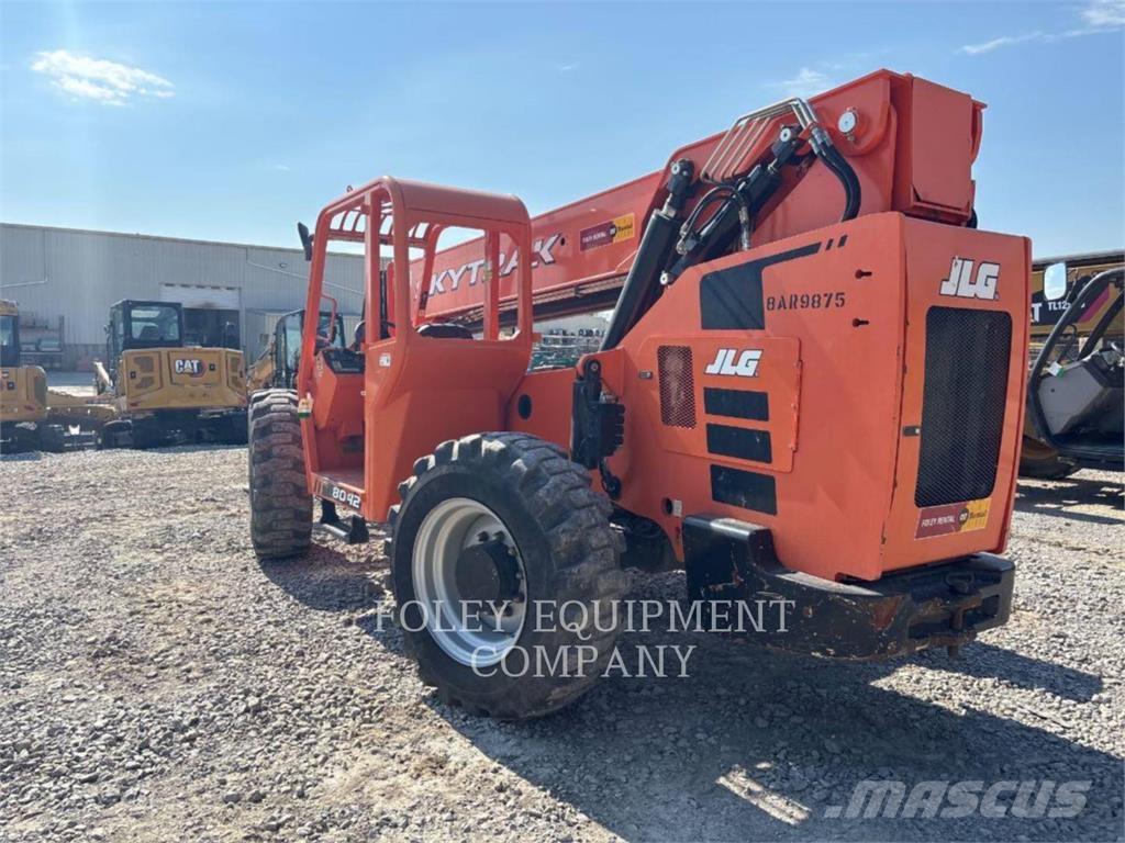 SkyTrak 8042O Kurottajat