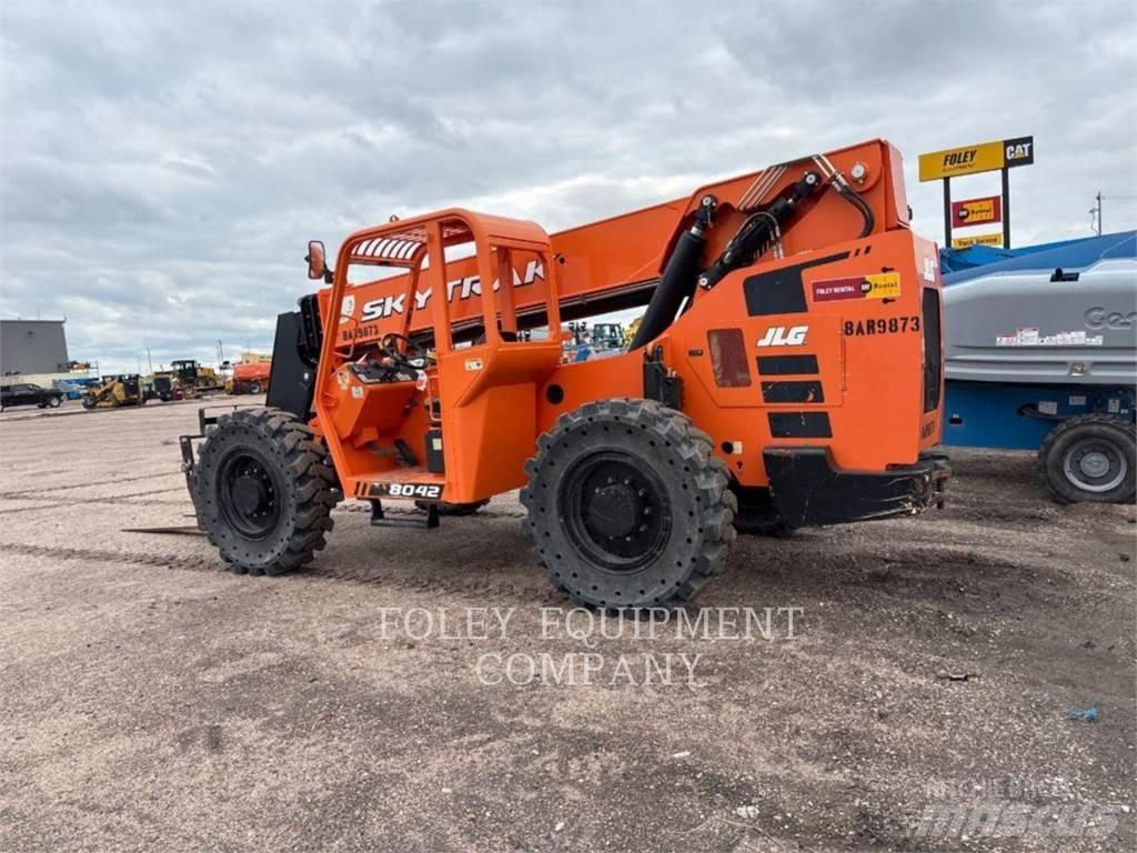 SkyTrak 8042O Kurottajat