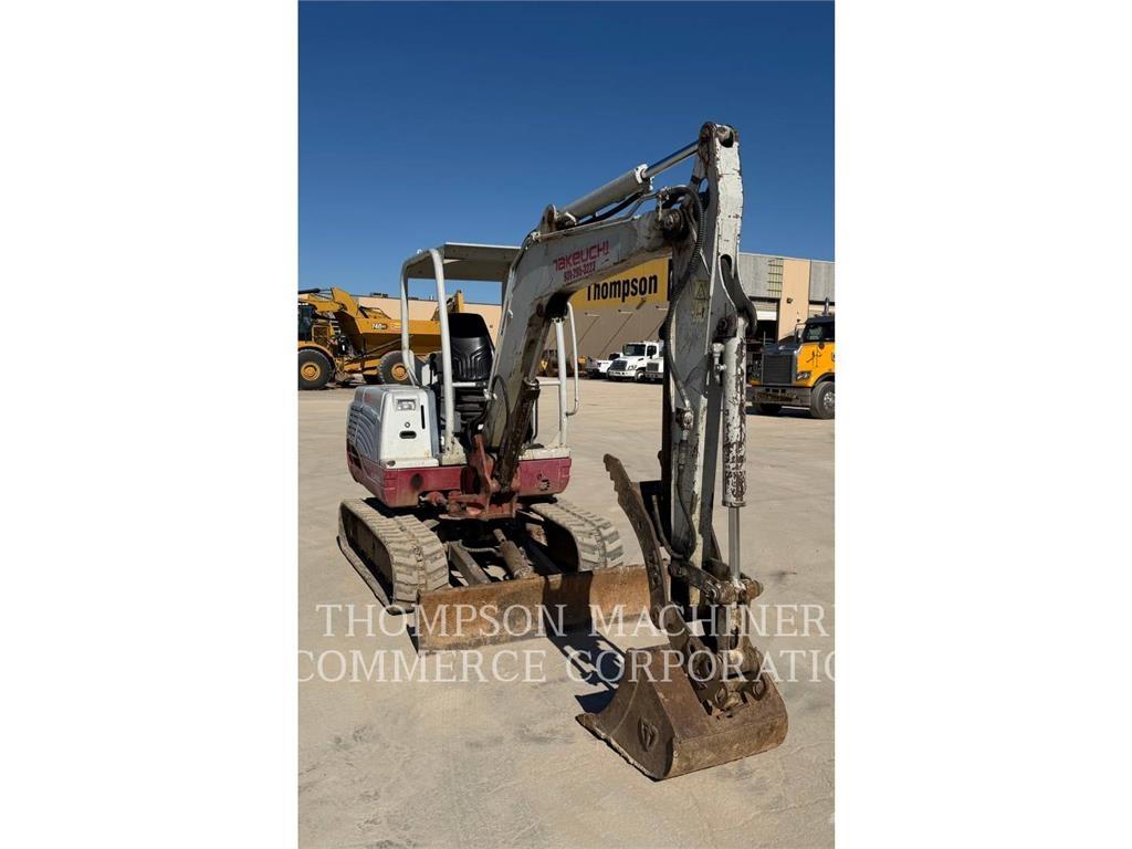 Takeuchi TB235 Minikaivukoneet < 7t