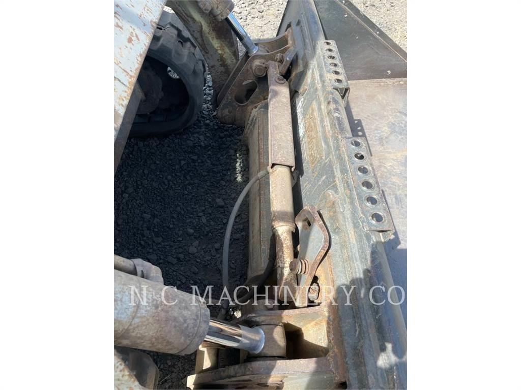 Takeuchi TL230 Liukuohjatut kuormaajat