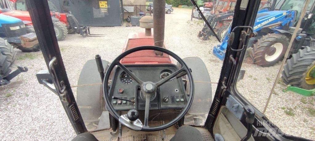 Case IH 1255 XL Traktorit