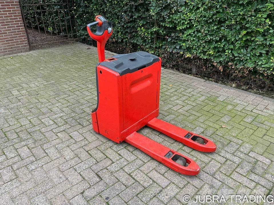 Linde T16 Käyden ajettavat pinoamistrukit