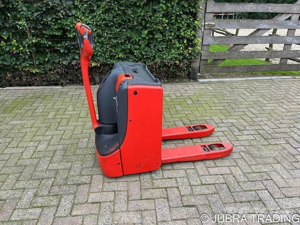 Linde T16 Käyden ajettavat pinoamistrukit