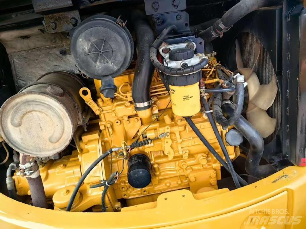 CAT 304 Minikaivukoneet < 7t