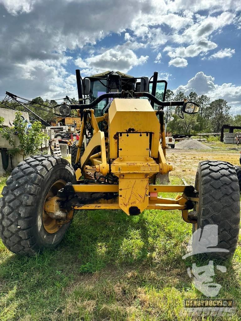 CAT 12 M Tiehöylät