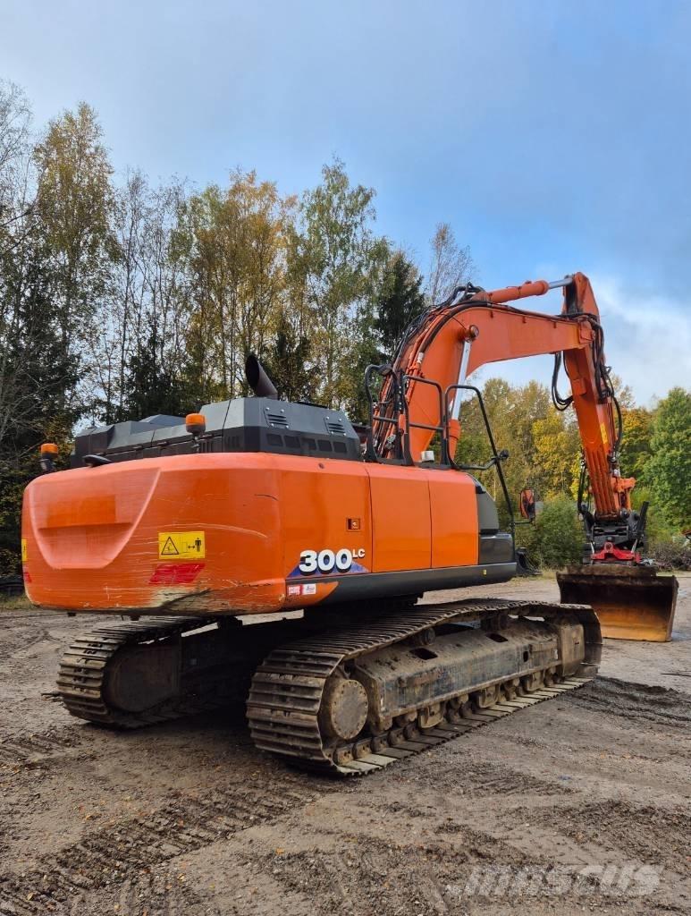 Hitachi ZX 300 LC-6 Telakaivukoneet