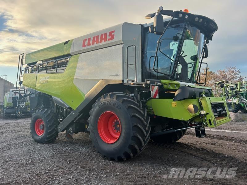 CLAAS LEXION 5400 Leikkuupuimurit