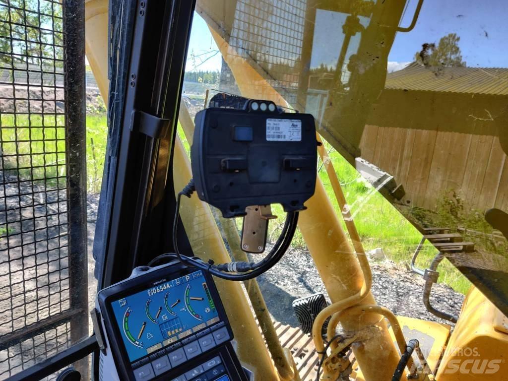 Komatsu HB215LC-1 Telakaivukoneet