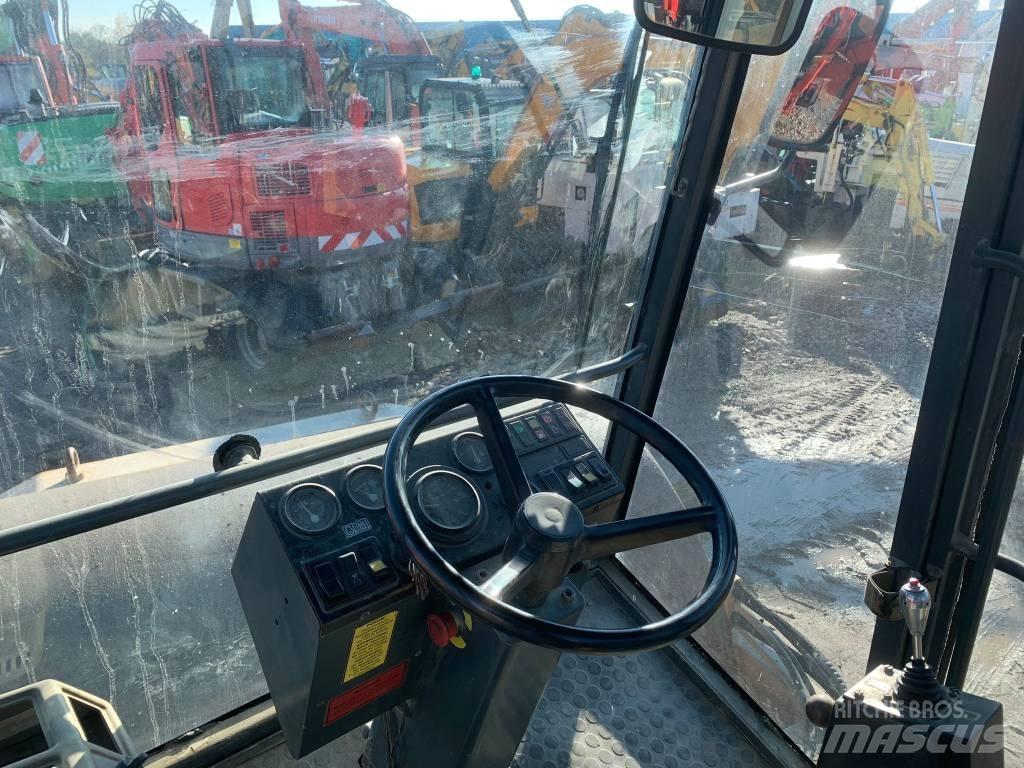 Stavostroj VV 2500D Yksivalssijyrät