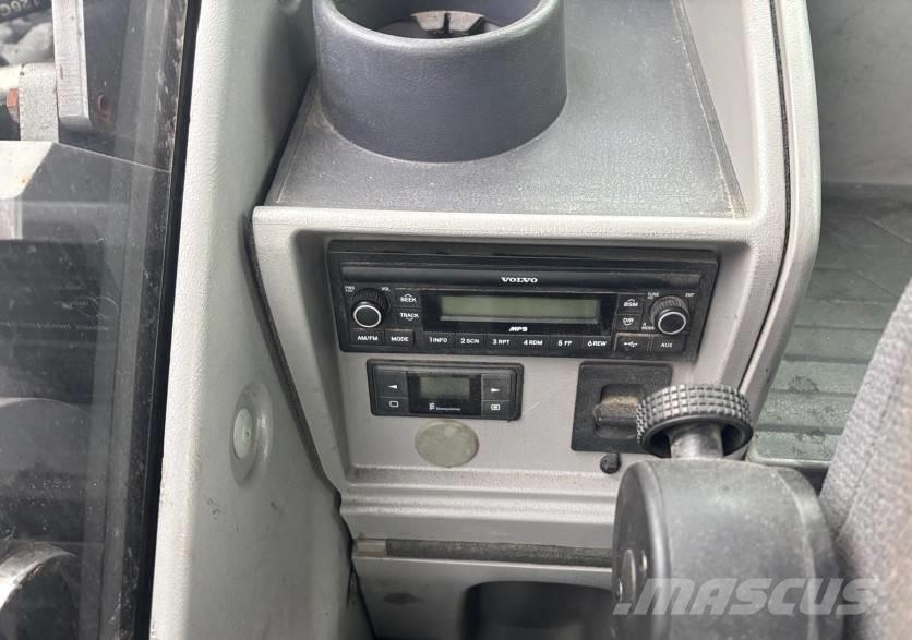 Volvo EC 300 EL Telakaivukoneet