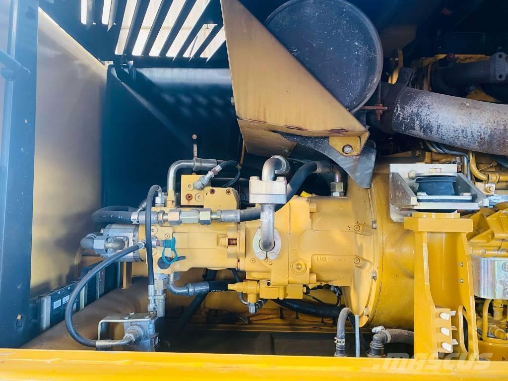 CAT M 318 D Pyöräkaivukoneet