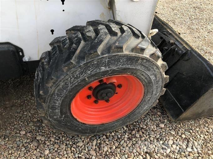 Bobcat S 300 Liukuohjatut kuormaajat