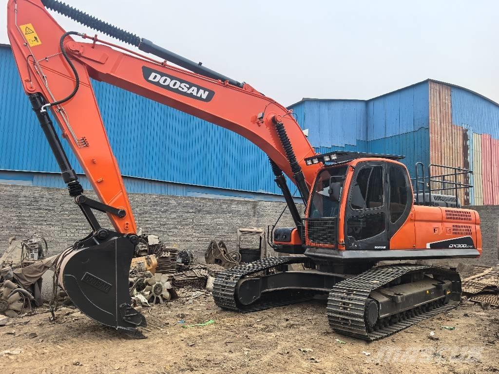 Doosan DX300 Telakaivukoneet
