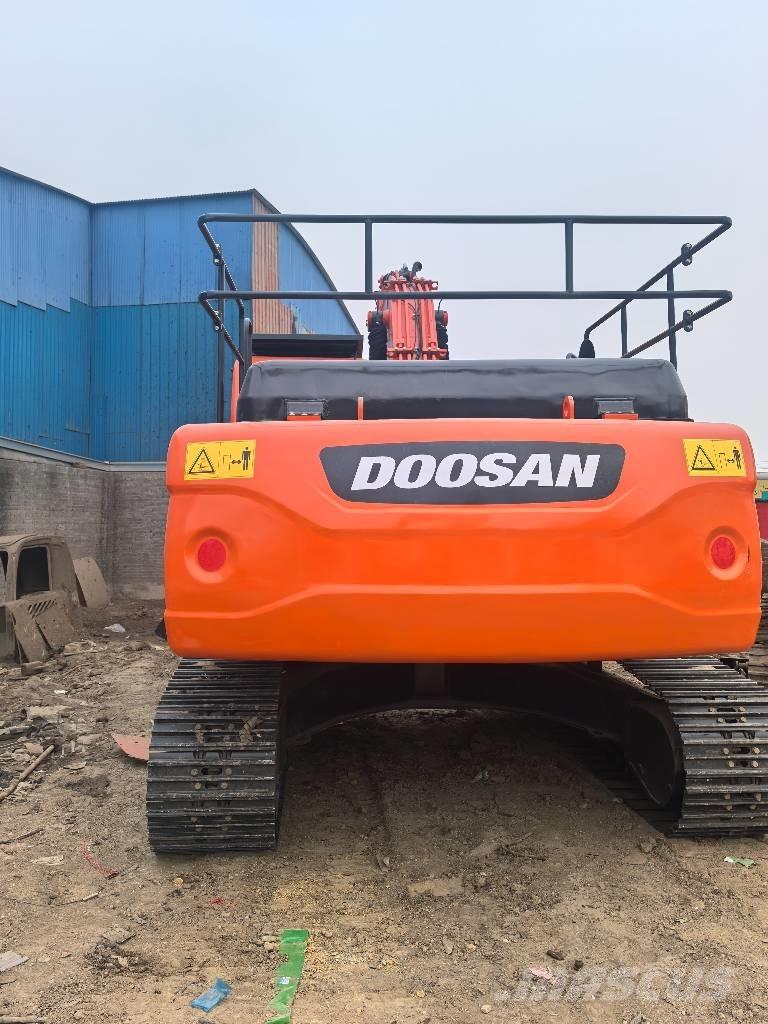 Doosan DX300 Telakaivukoneet