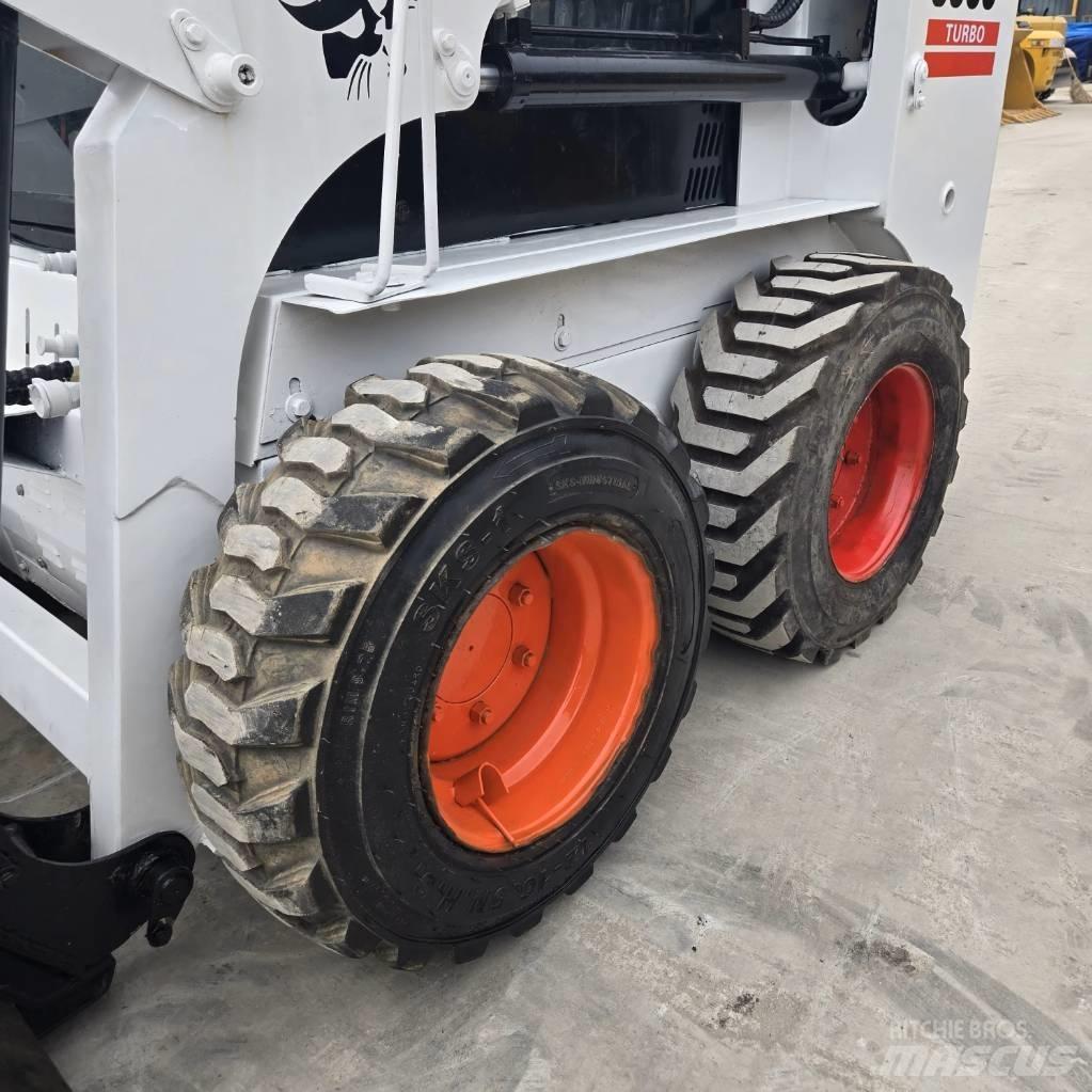 Bobcat S 300 Liukuohjatut kuormaajat