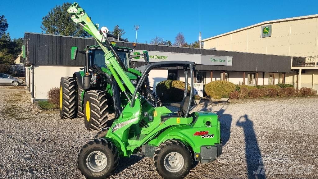 Avant 528 Liukuohjatut kuormaajat