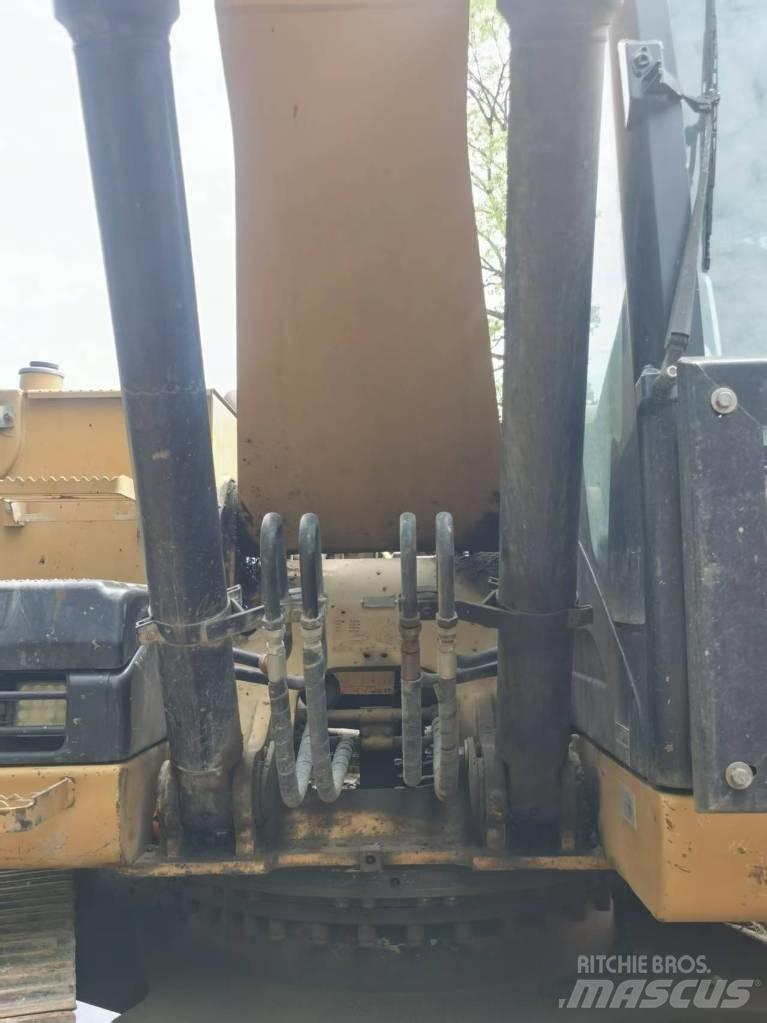CAT 320 D L Telakaivukoneet