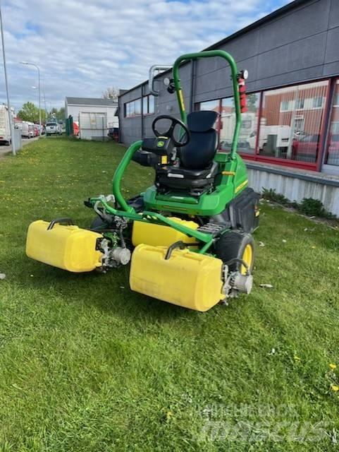John Deere 2750 E Greenikoneet
