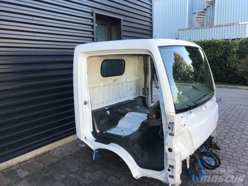 Renault Maxity Ohjaamot ja sisustat