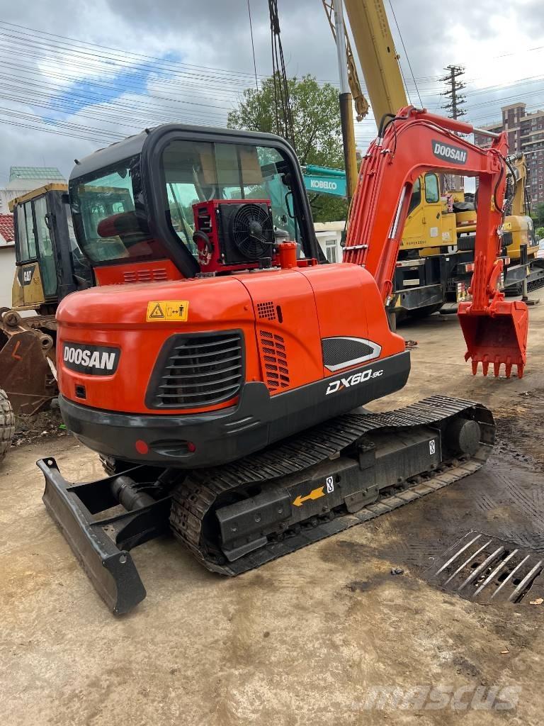 Doosan DX60 Telakaivukoneet