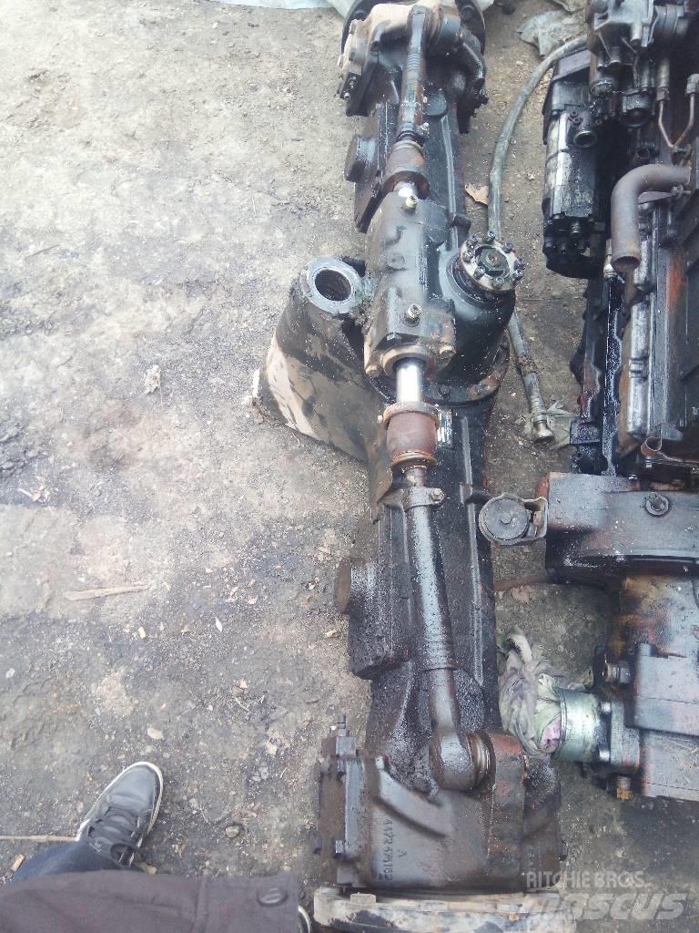 CAT M 320 Akselit
