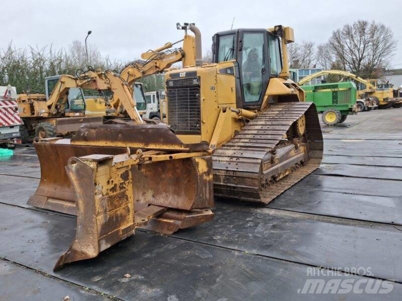 CAT D6N Telaketjupuskutraktorit