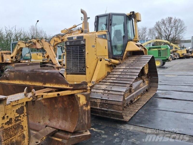 CAT D6N Telaketjupuskutraktorit